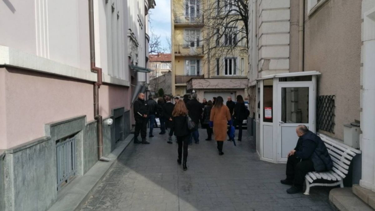 Започна изземването на експонати от колекцията на Васил Божков СНИМКИ