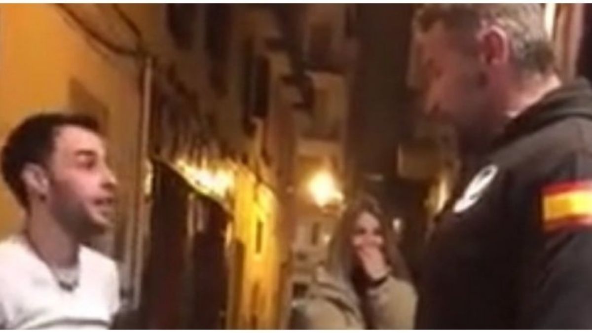 Младеж реши да тормози охранител на клуб и си изпати ВИДЕО 18+
