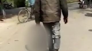 Ужасяващо ВИДЕО 18+ показва как мъж се разхожда с отрязаната глава на съпругата си