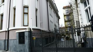 Ето какво се случва пред и в офиса на Васил Божков днес СНИМКИ