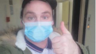 Англичанин бе на смъртно легло, но уби коронавируса с невероятен лек СНИМКИ