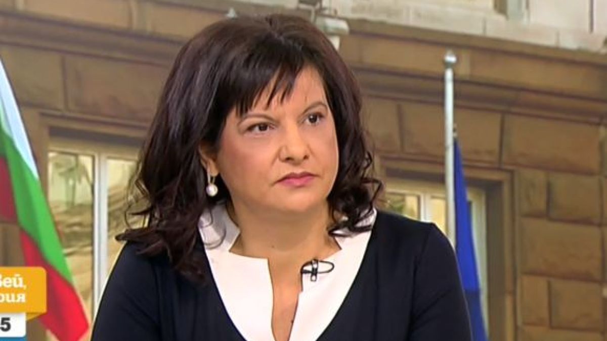 Даниела Дариткова: Борисов е на терен, а Румен Радев с микрофон в президентството 