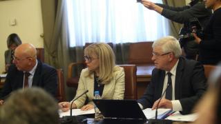 Аврамова: Страхувам се от Илчовски!