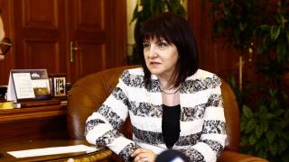 Караянчева: Приветствам усилията на правителството, че не допуснаха провеждането на позорния и опасен “Луков марш”