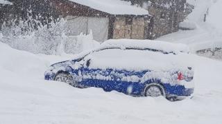 Снегът блокира Прохода на Републиката