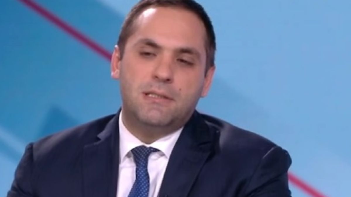 Емил Караниколов: Конституцията не позволява на Радев да сваля доверието от правителството