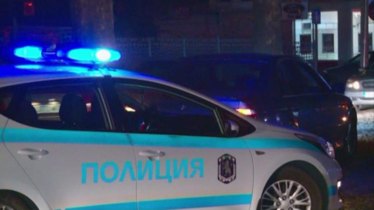Ужас в столичен квартал: Разгонен циганин обикаля с кола полугол и мастурбира