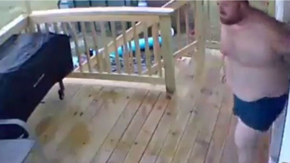 Бодипозитивно семейство се преби на хлъзгава веранда ВИДЕО