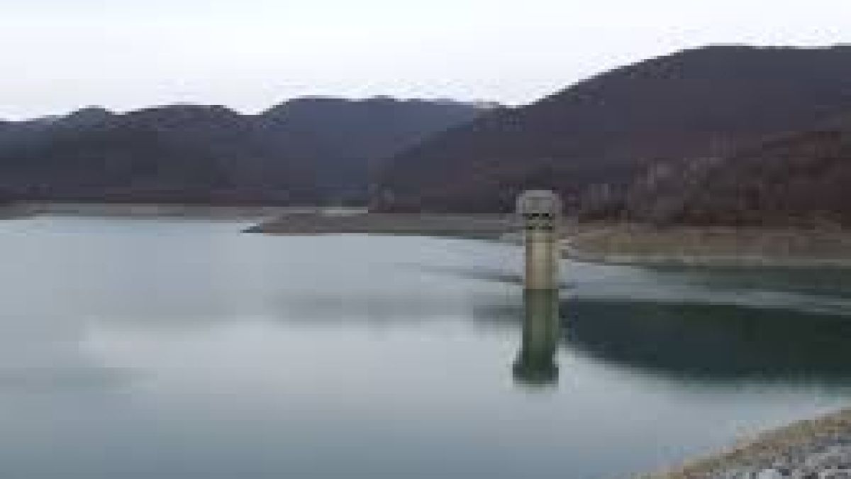 Още един язовир, снабдяващ с питейна вода голям град, е с понижено ниво