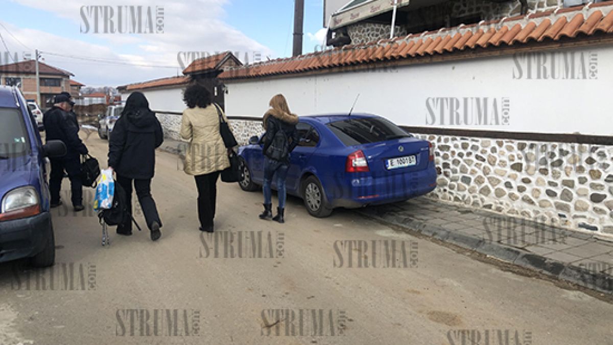 Полиция, данъчни и митничари нахлуха в благоевградски хотел СНИМКИ 