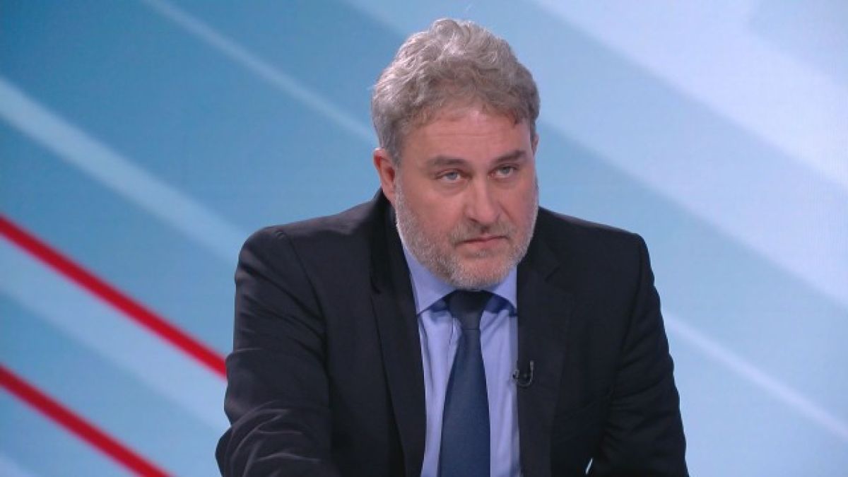 Министър Боил Банов с още разкрития за колекцията на Васил Божков