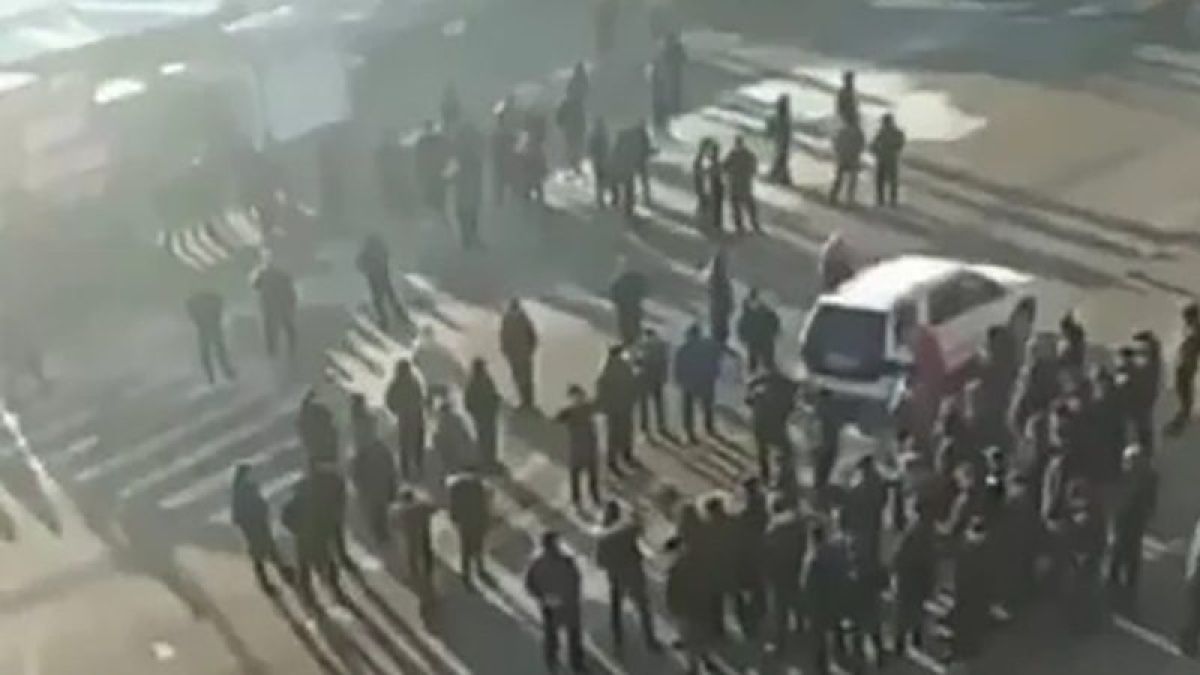 Над 300 в масов бой в Казахстан, 8 убити ВИДЕО