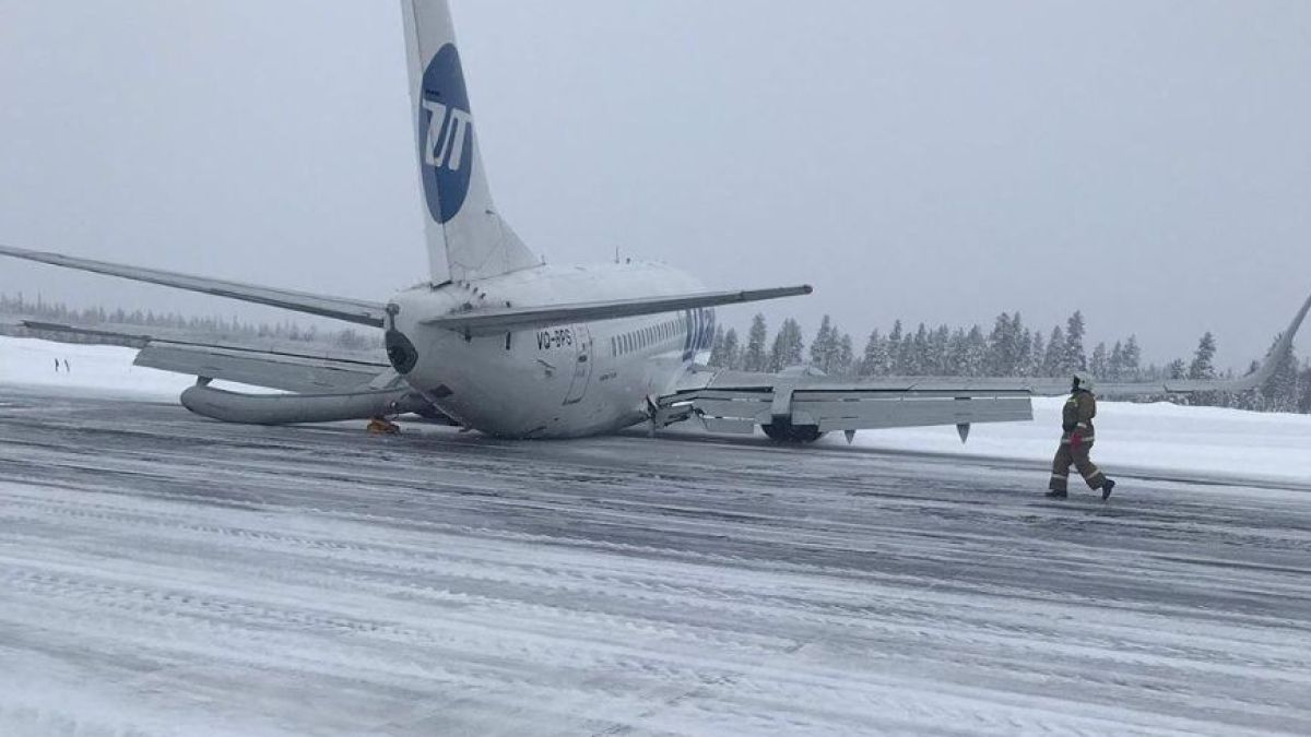 Извънредна ситуация с "Боинг-737" в Коми ВИДЕО