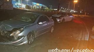 Потресаваща гледка с бял Лексус край Несебър СНИМКИ