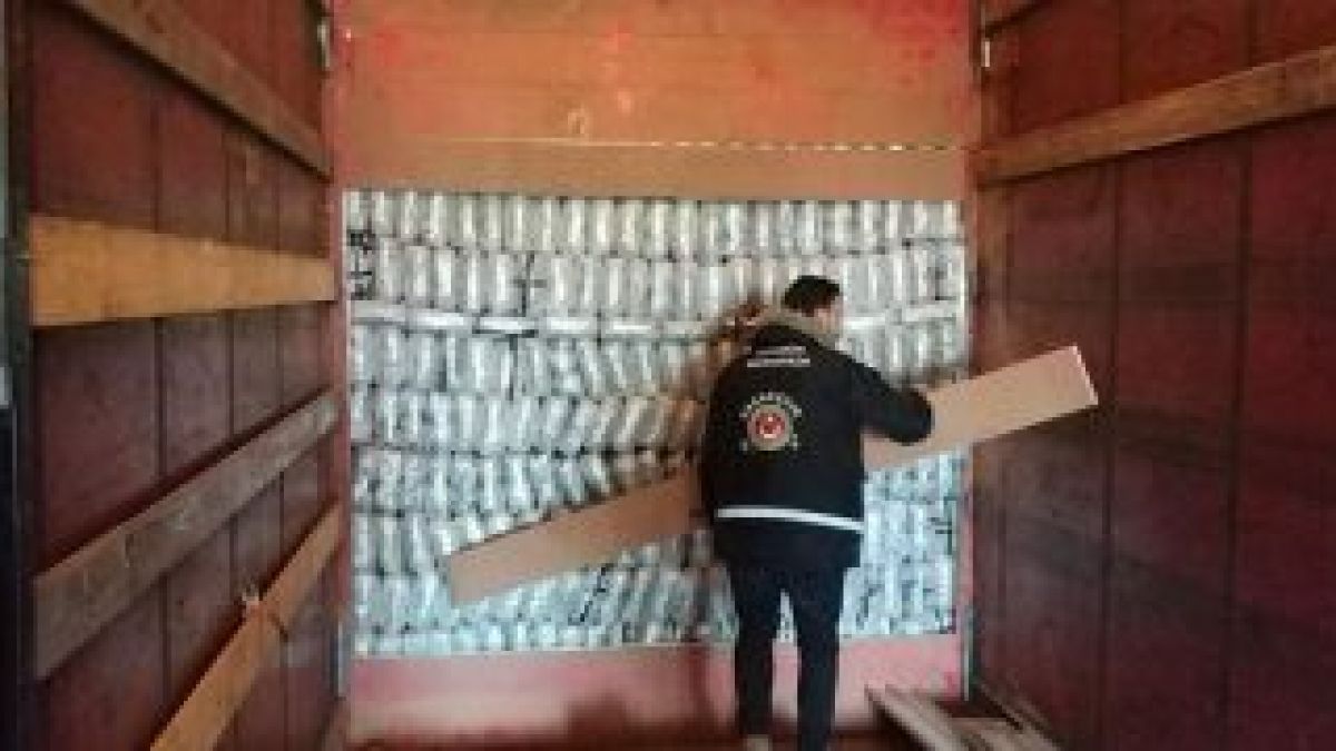 Турски митничари спипаха цял ТИР с дрога, влязъл от България СНИМКИ