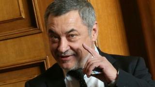 Валери Симеонов със стряскащи разкрития пред БЛИЦ за bTV, Хекимян и Петков по случая "Божков"! 