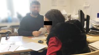 Родни джебчийки пробваха "закачалката", но ги закопчаха във Варшава СНИМКИ