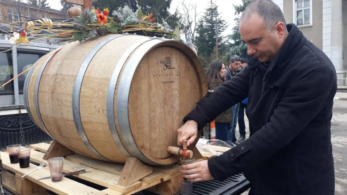 Плевнелиев заведе Деси Банова в Брестовица и... СНИМКИ
