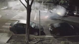 Шофьорка полетя със своя BMW M4 зрелищно над пътя ВИДЕО
