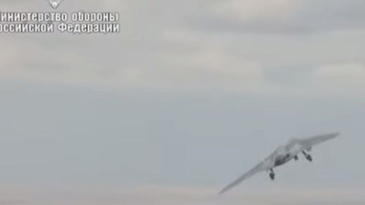 Ударният дрон “Охотник” ще получи боеприпаси тежащи от 50 до 100 килограма ВИДЕО