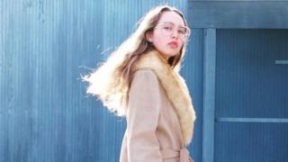 Жените с ниско самочувствие да забравят за тези 4 палта СНИМКИ