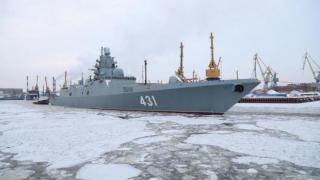 Фрегатата “Адмирал Касатонов” изпитва артилерията в Баренцово море