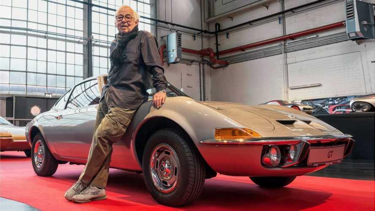 Почина авторът на дизайна на Opel GT, Calibra и Corsa СНИМКИ