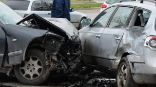 Първо в БЛИЦ: Страшно верижно меле на "Цариградско шосе" в София 
