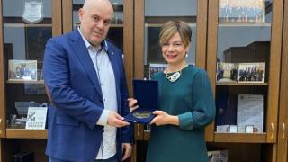 Главният прокурор Иван Гешев се срещна с посланичката на Турция Айлин Секизкьок СНИМКА