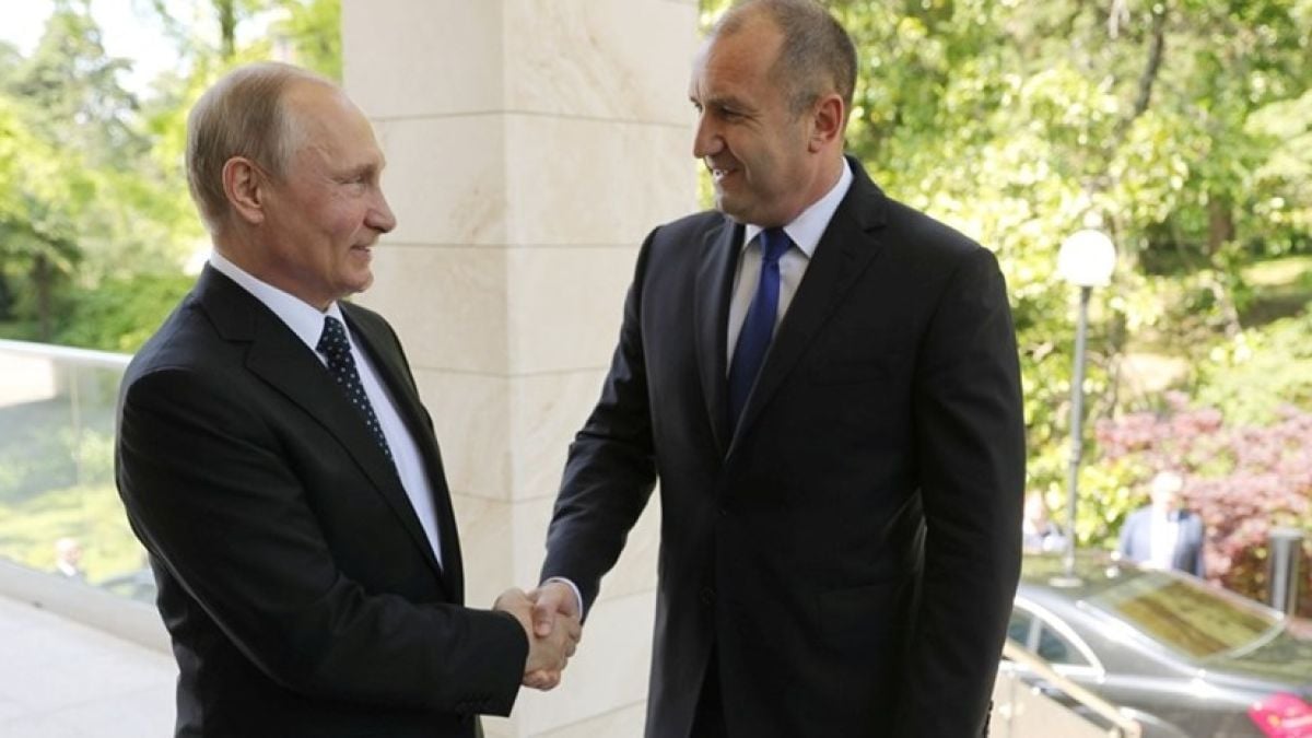 Радев звънна на Путин: Идвам на Парада на победата на 9 май!