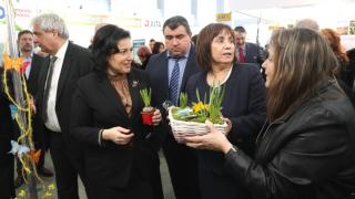 БЛИЦ TV: Министърът на земеделието Десислава Танева откри изложбите „Агра“, „Винария“ и „Фудтех“ в Пловдив