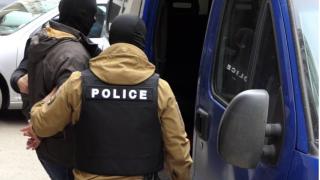 Какво го чака полицая, опитал да присвои тото фиш с печалба от възрастна жена
