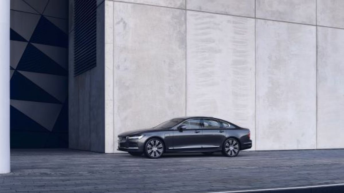 Volvo Cars представи обновените модели S90 и V90