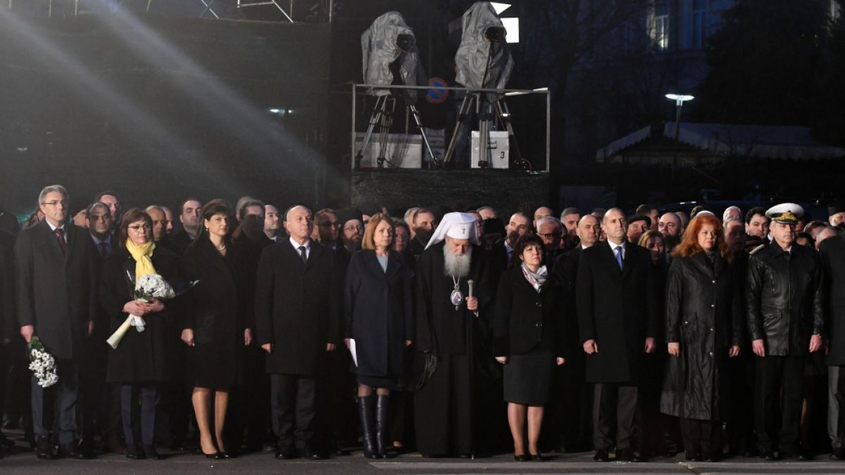 Фандъкова с остри думи за скандалното шествие за Левски