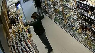 В Бургас са бесни: Нагъл софиянец и авера му ни крадат пиенето цяла седмица 