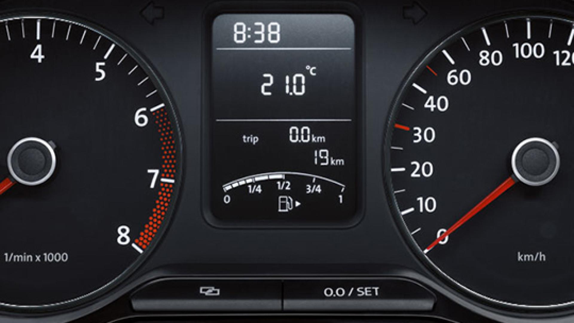 Какво означават червените отметки на скоростомера на автомобила