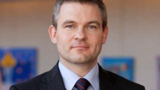 Премиер внезапно влезе в болница