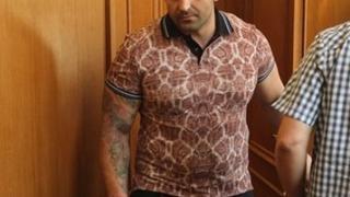 Спипаха Гочо Бургаския да бърка дрогата с противогаз и сега лошо му се пише