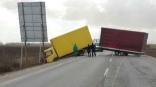 Свирепа стихия вилнее в Североизтока, помита всичко по пътя си СНИМКИ