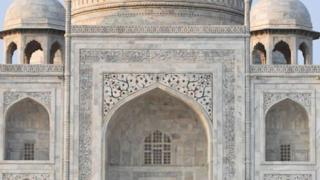 Мелания пак зашемети с визия, с Тръмп се отдадоха на романтика в Индия ВИДЕО