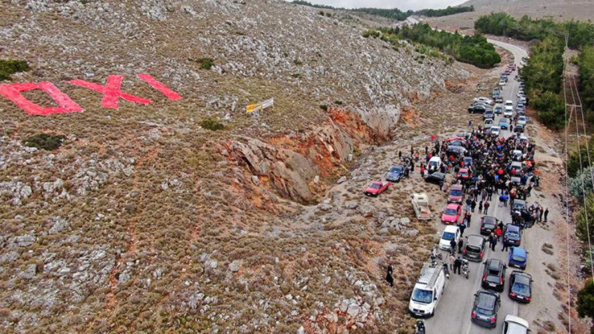 В Гърция ври и кипи, опълченци вдигат барикади и блокират пътища