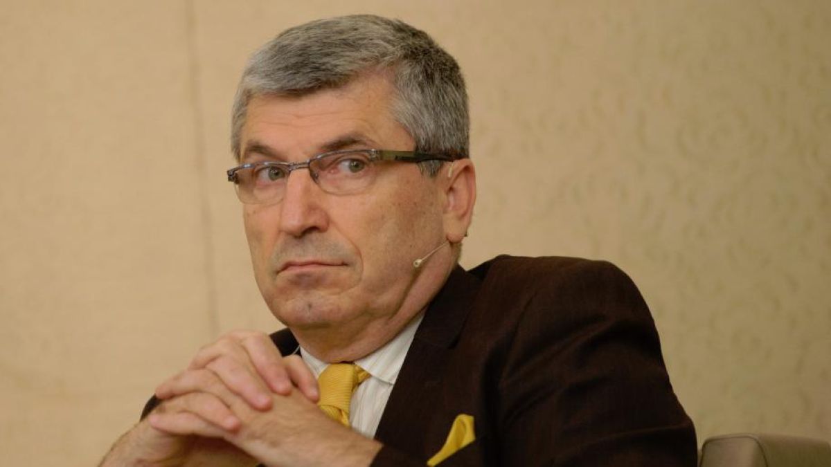 Дебилска фаза: Агент Сашо се върна в забавачката при злословенето си на Пеевски