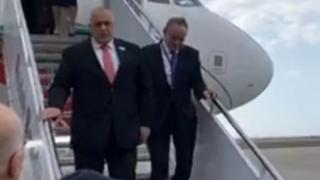 Извънредна ситуация при полета на Борисов, свалиха от самолета...