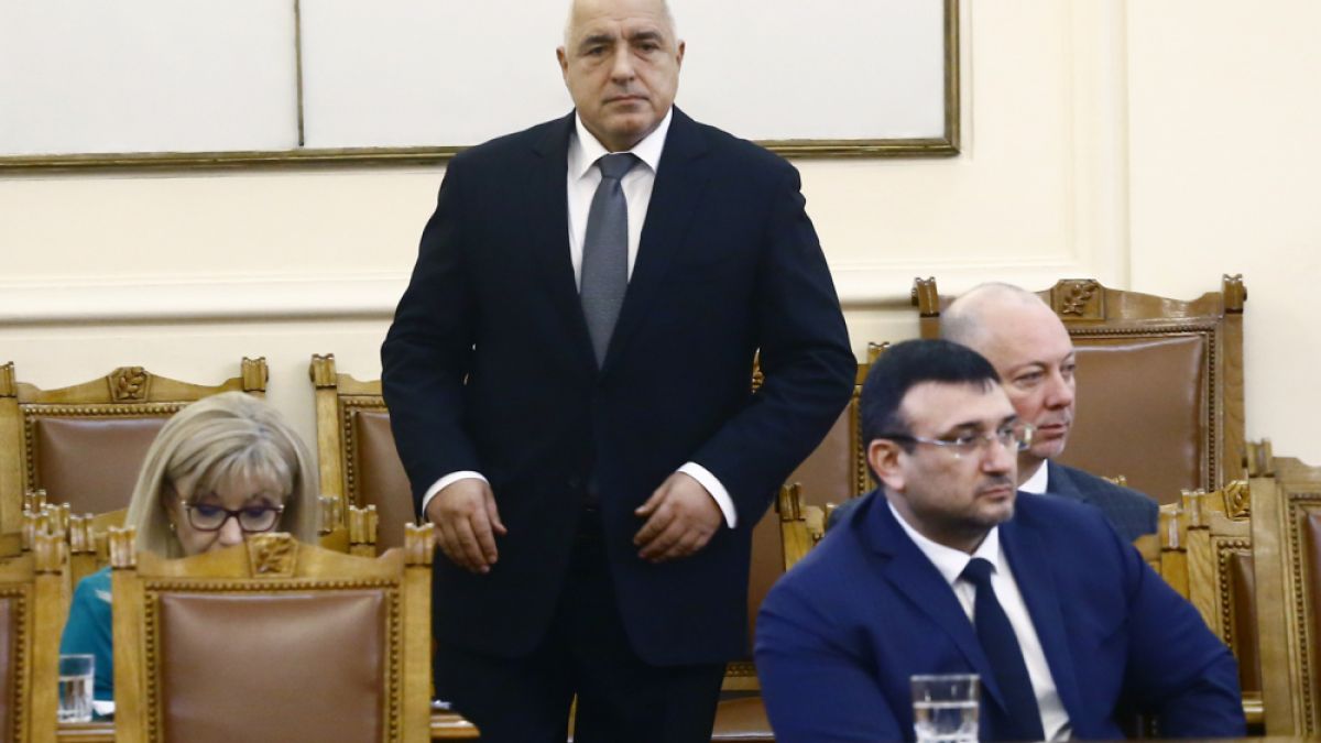 Политолог: Атакуват премиера, притеснително е, че... 