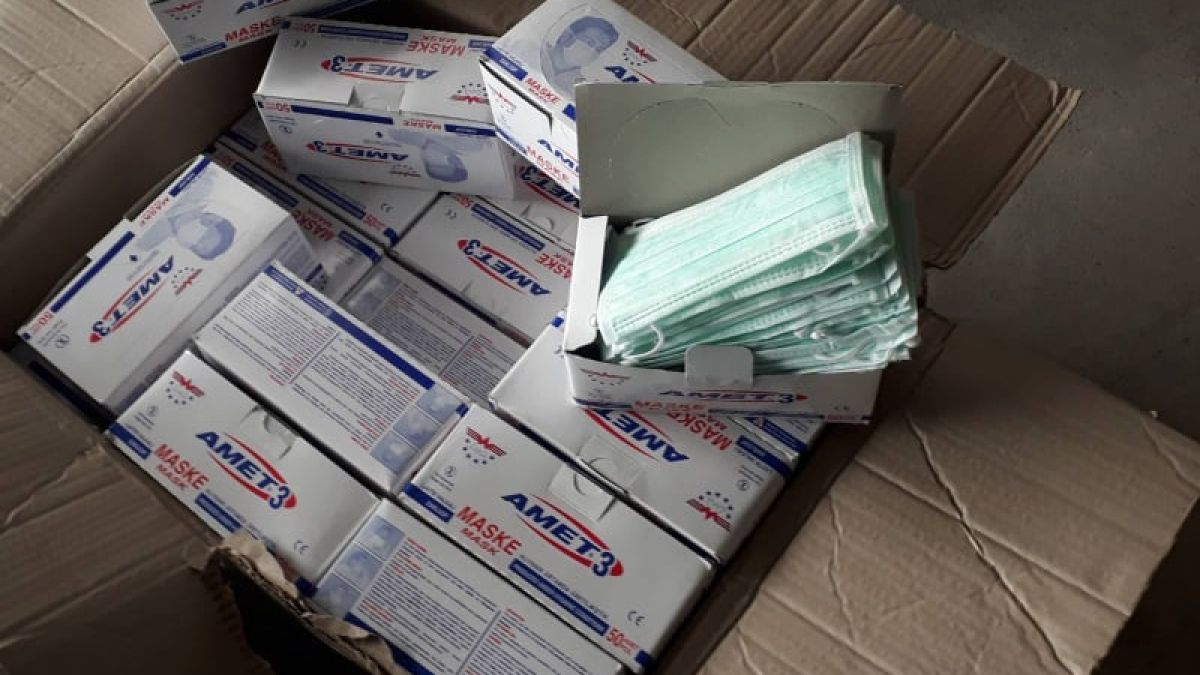 Родни митничари спряха опасна пратка, свързана с коронавируса СНИМКИ
