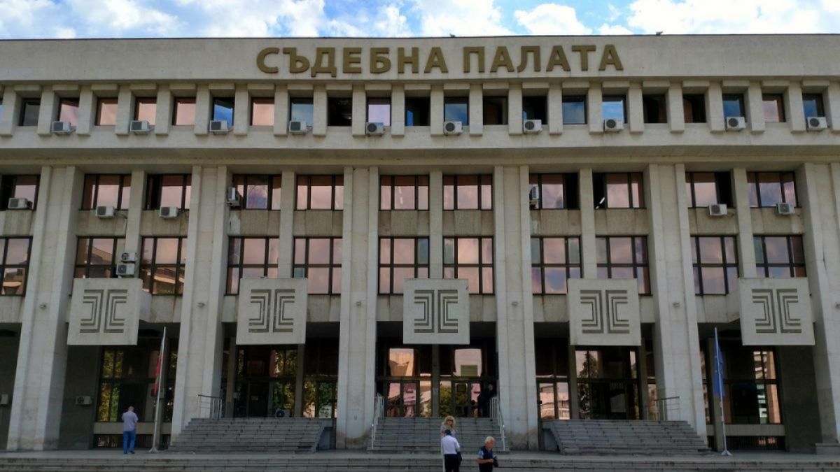 Бременна жена и други наивни попаднаха в мрежите на бургаски измамник, изгоряха с над 150 бона