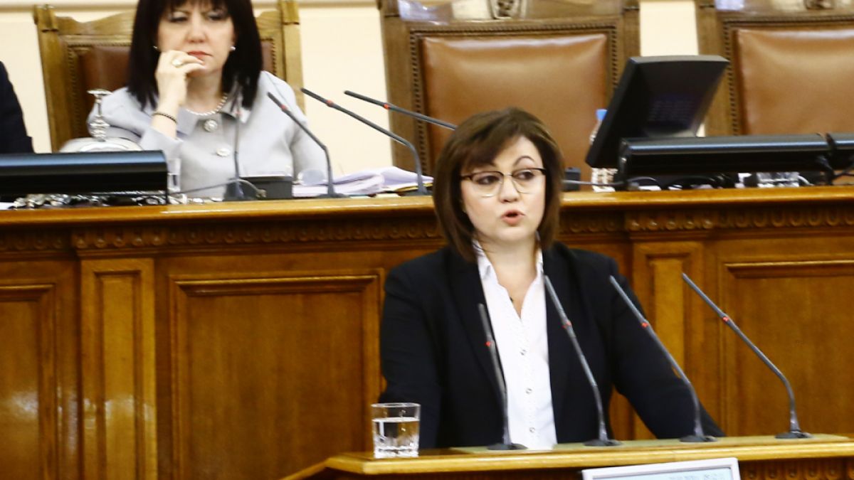 Нинова: Вместо да погали козичките, Борисов ги изби