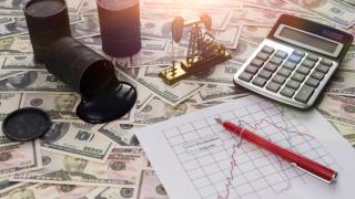 Не е за вярване какво се случва с цената на петрола