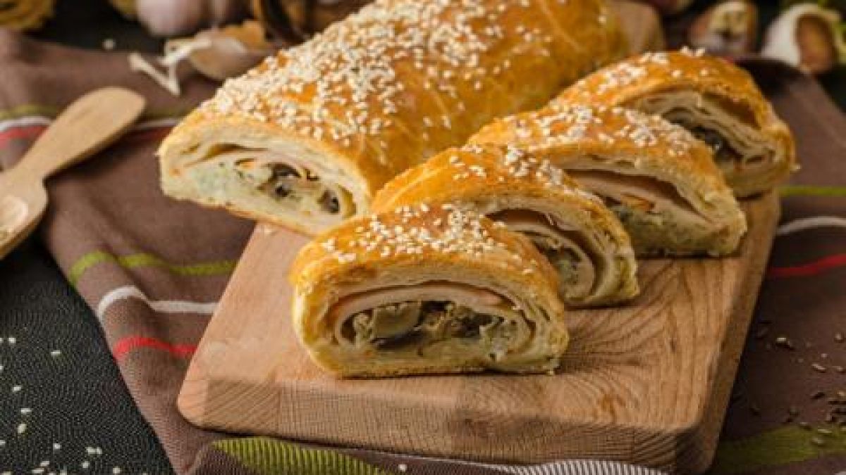 Рецепта на деня: Солено руло с богата плънка