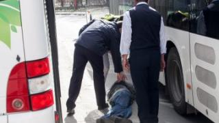 Сеир: Няма да повярвате какво мъртво пиян причини на КАТ! СНИМКИ